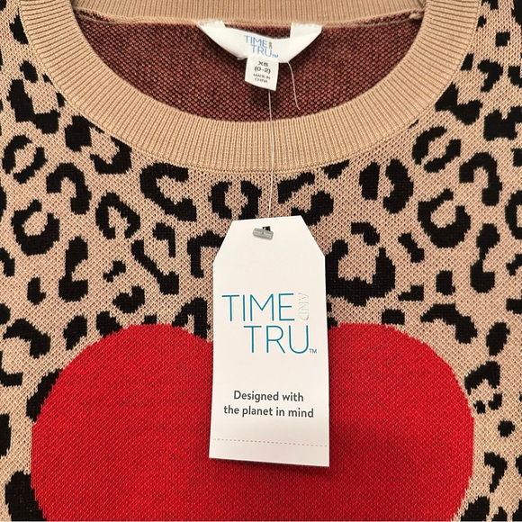 Time and Tru Print Red and Tan Crew Neck Sweater with Heart Midweight Women's XS - Picture 3 of 4